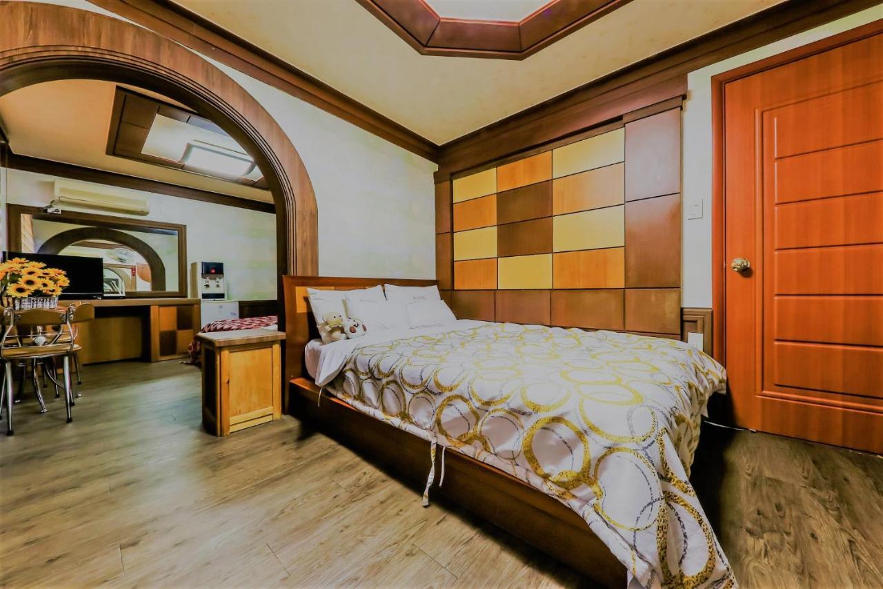 Pine Motel Boryeong Exterior foto