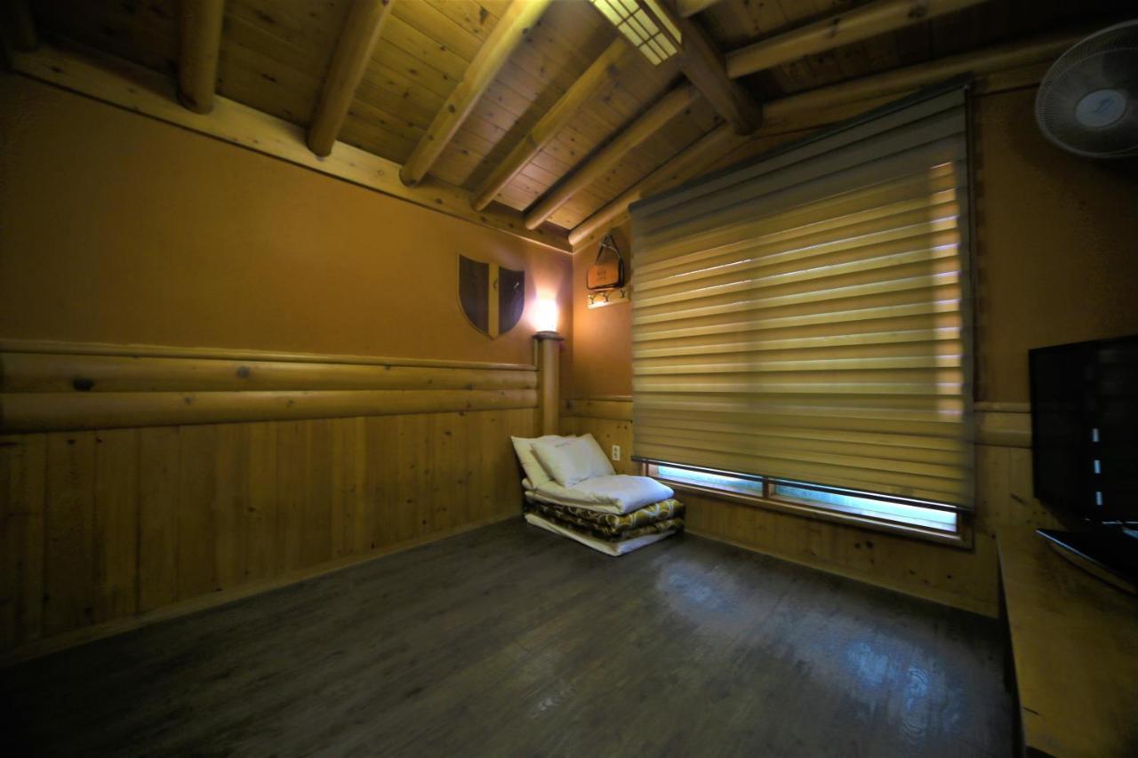 Pine Motel Boryeong Exterior foto