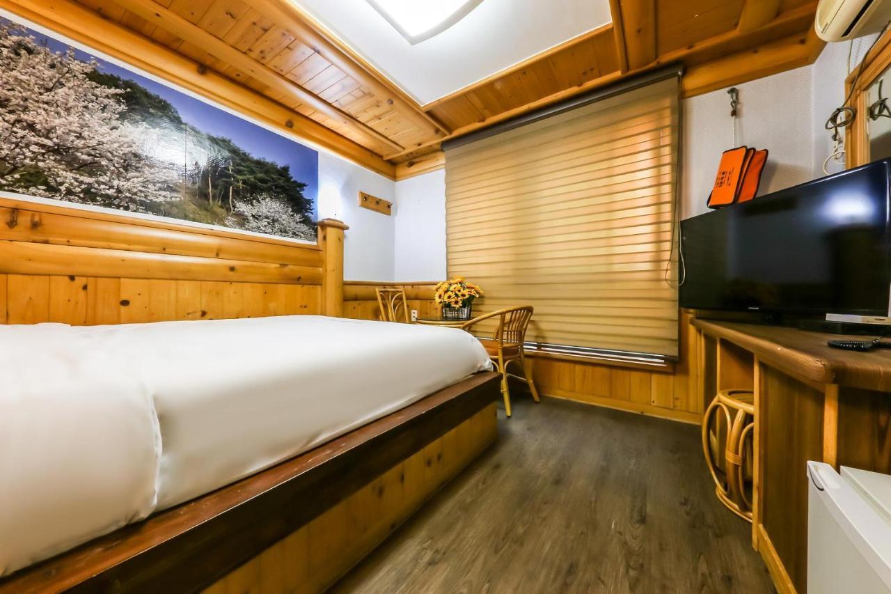 Pine Motel Boryeong Exterior foto
